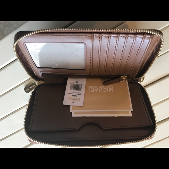 Michael Kors Fulton Large Phone Case Wristlet - Picture 3 of 7